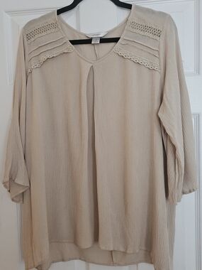 CJ Banks  Crochet-Trim Tunic Top. Like New. 100% Rayon. Siz1X